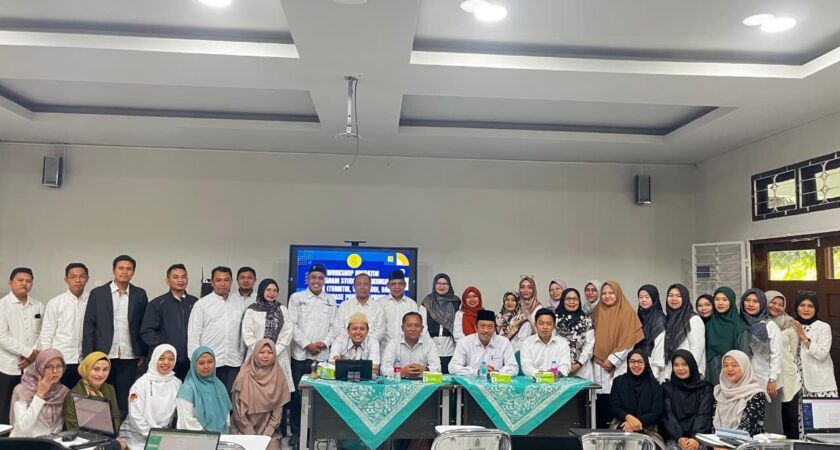 Operator Prodi Magister PBA Ikuti Workshop Digitalisasi Layanan Akademik FITK